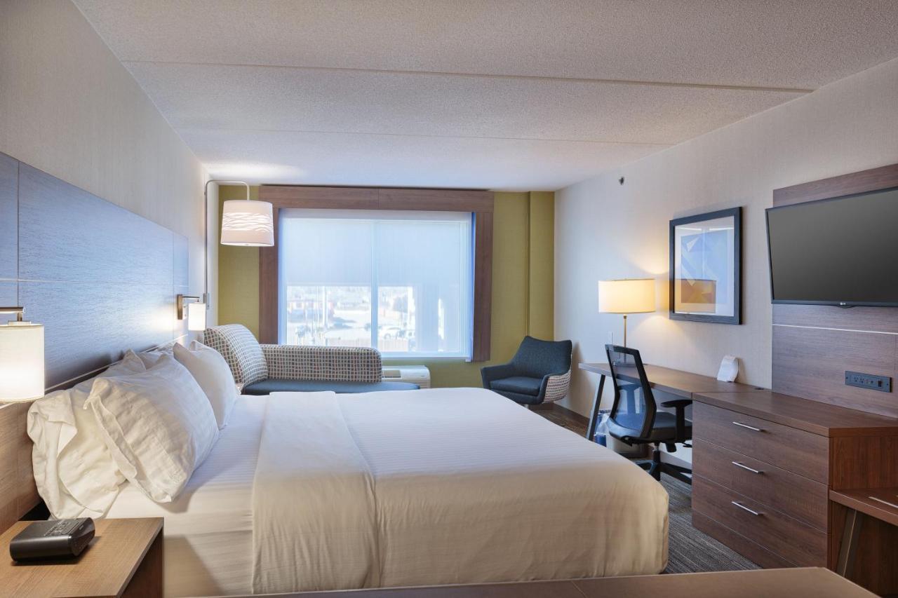 Holiday Inn Express & Suites - Belleville By Ihg Zewnętrze zdjęcie