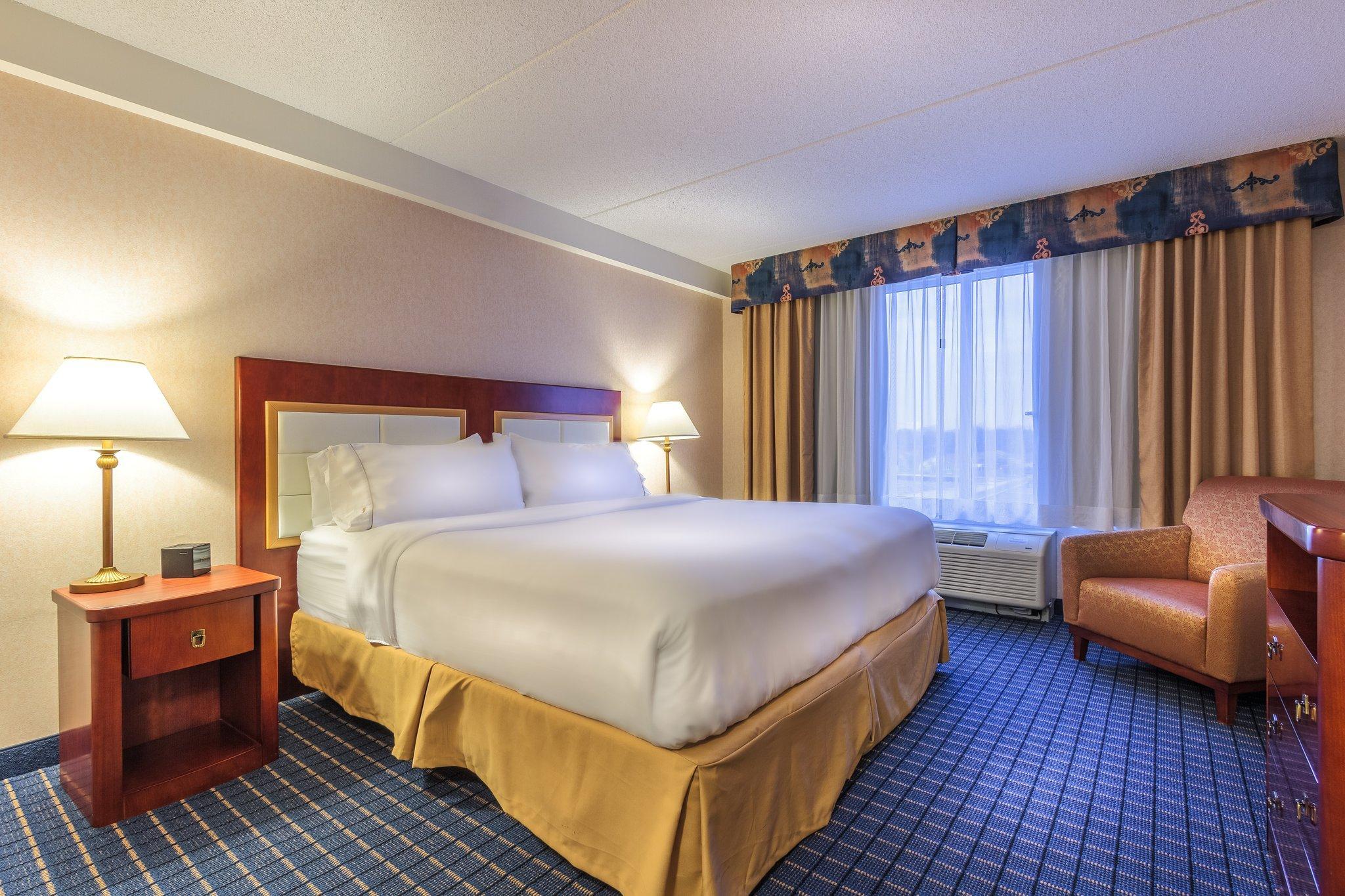 Holiday Inn Express & Suites - Belleville By Ihg Zewnętrze zdjęcie