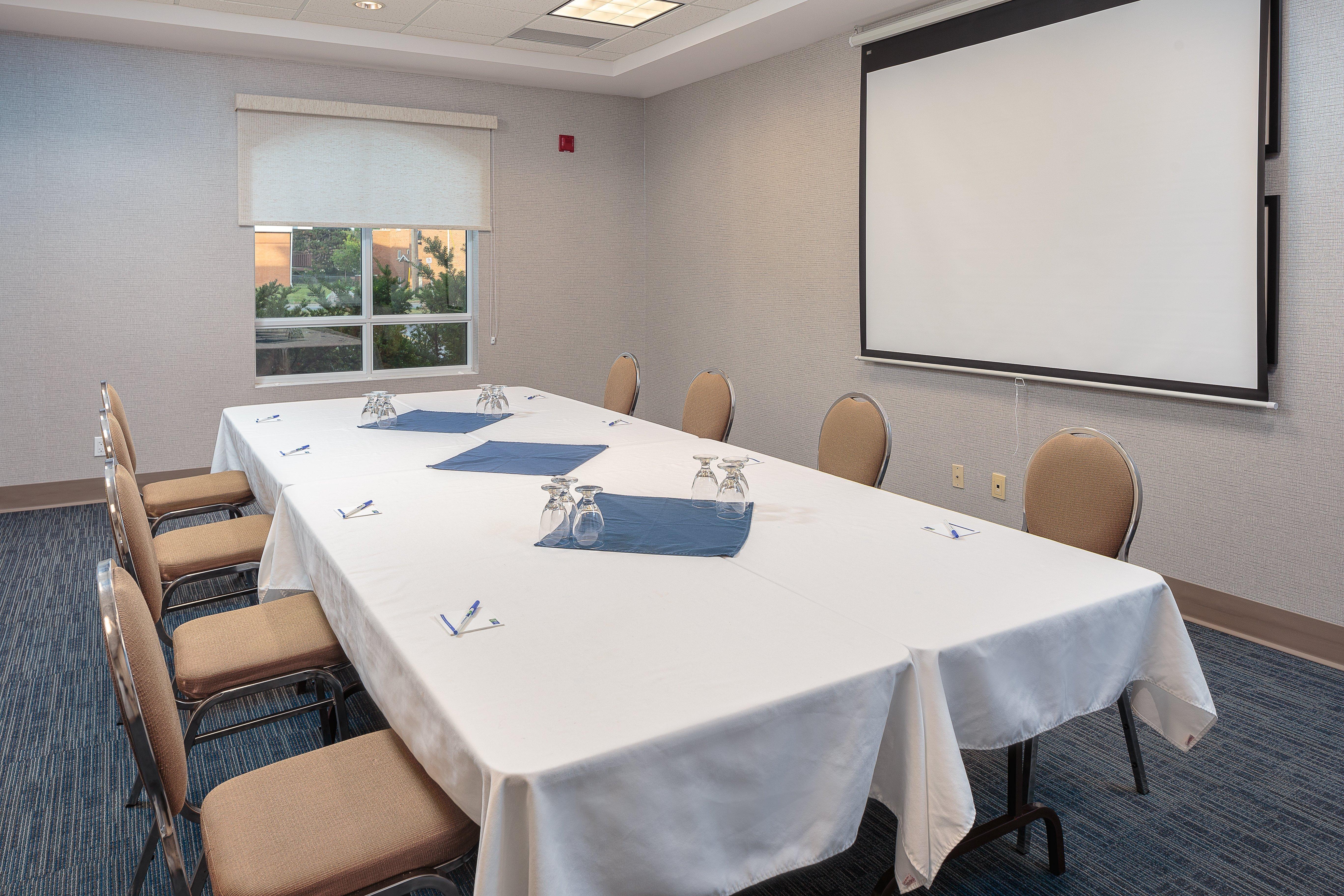 Holiday Inn Express & Suites - Belleville By Ihg Zewnętrze zdjęcie