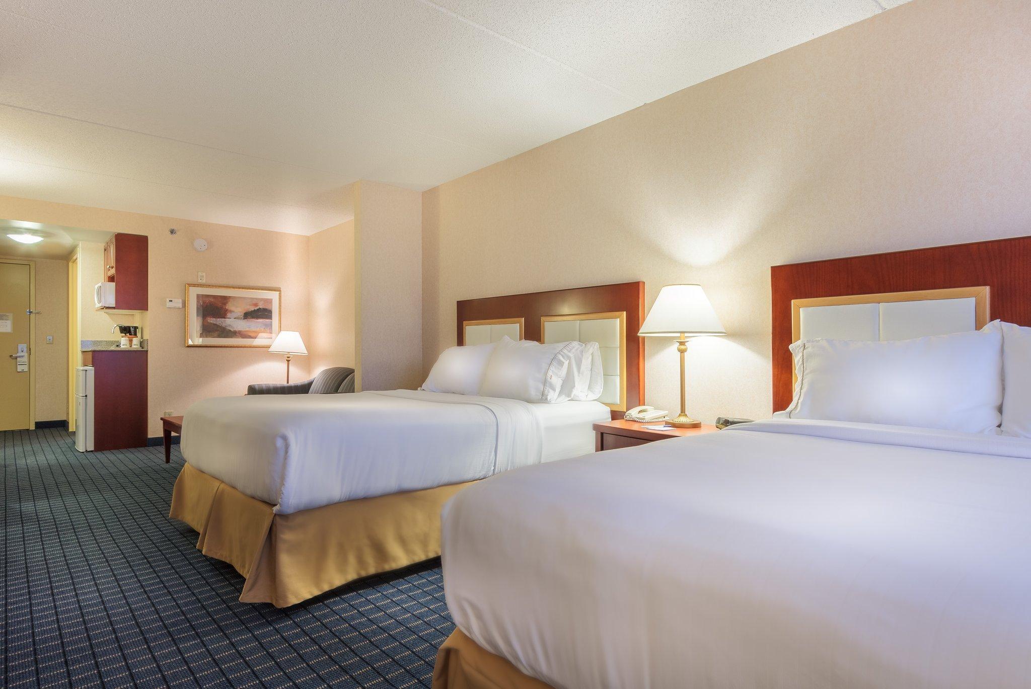 Holiday Inn Express & Suites - Belleville By Ihg Zewnętrze zdjęcie