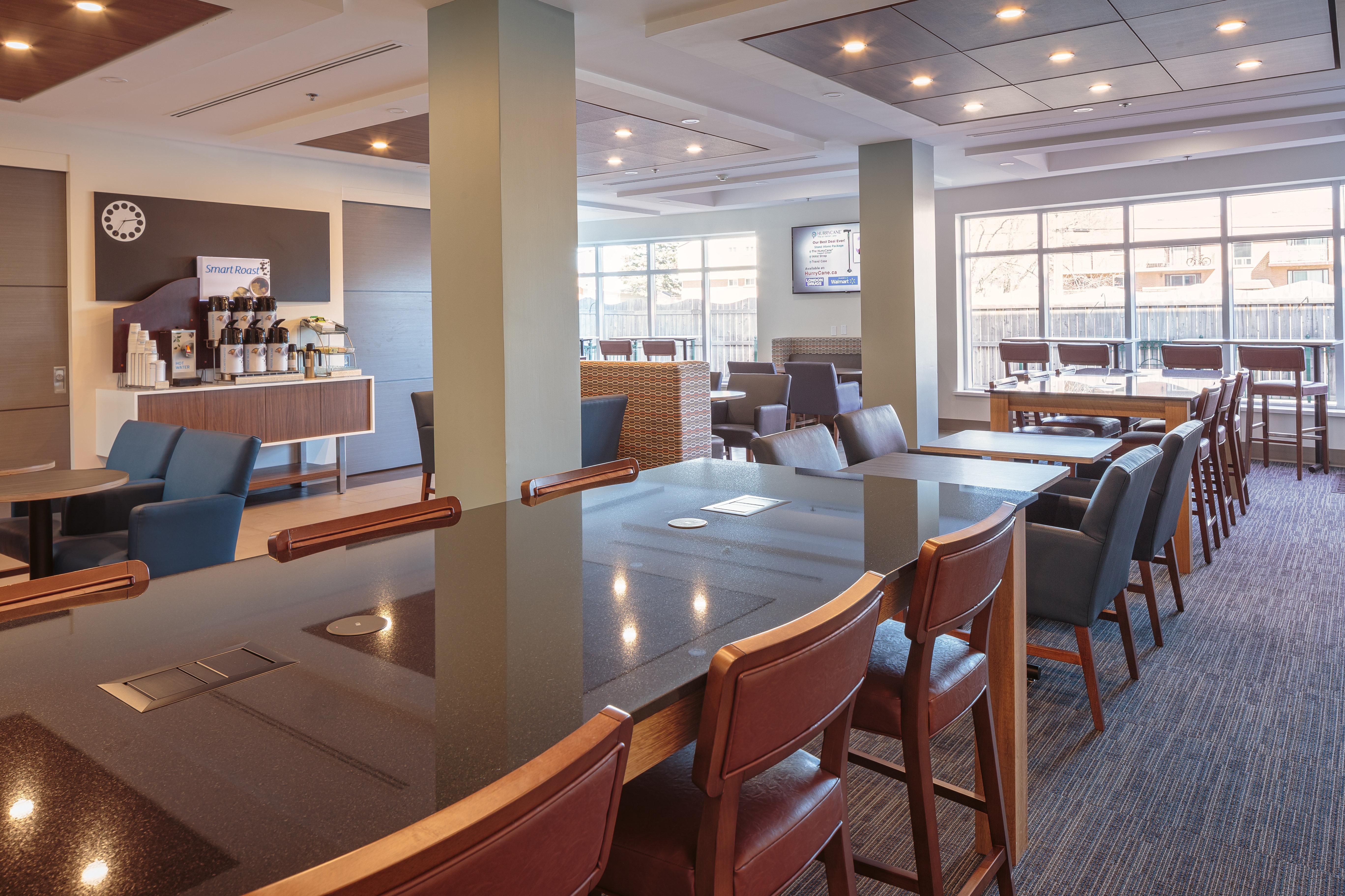 Holiday Inn Express & Suites - Belleville By Ihg Zewnętrze zdjęcie