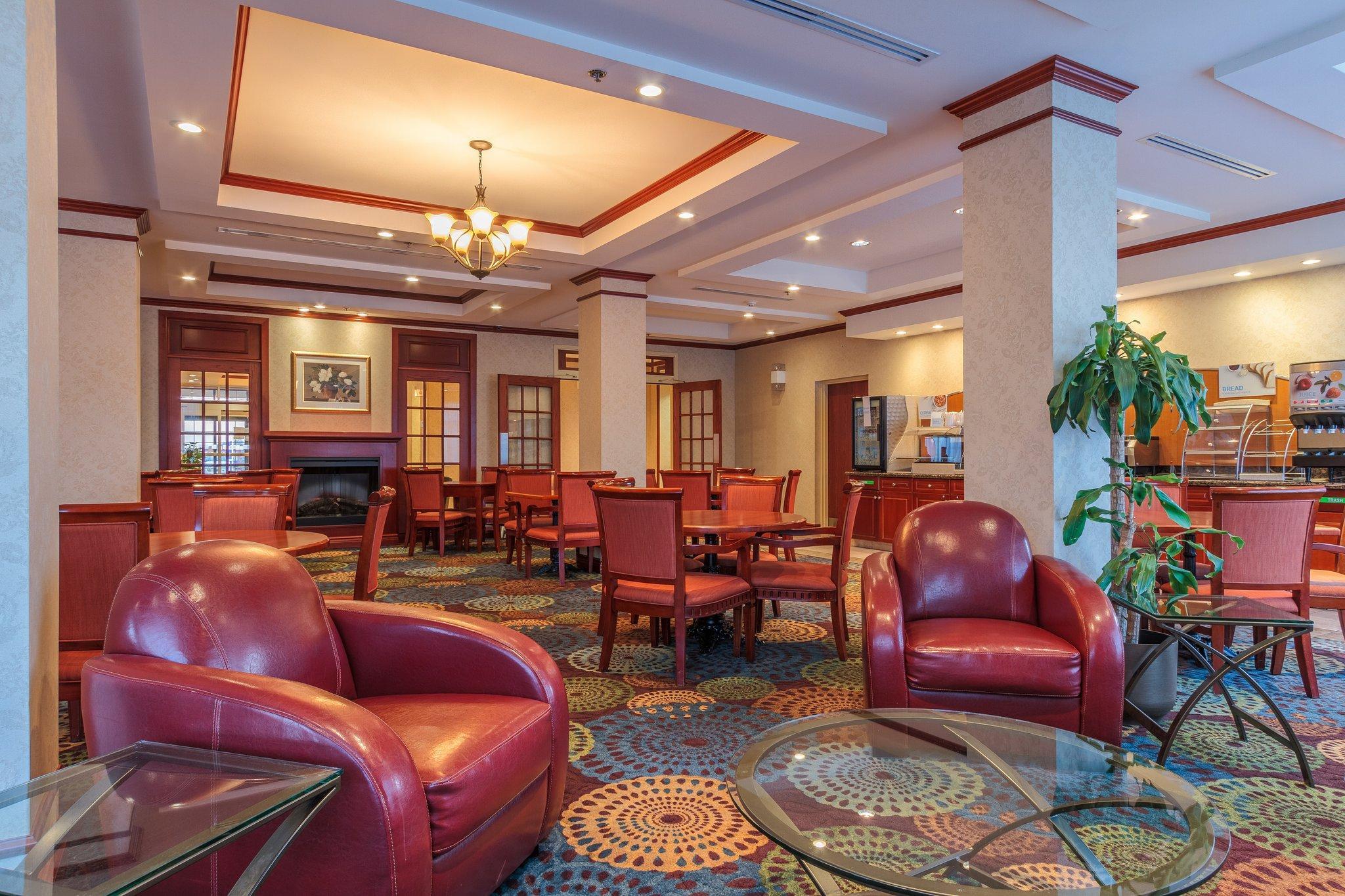 Holiday Inn Express & Suites - Belleville By Ihg Zewnętrze zdjęcie