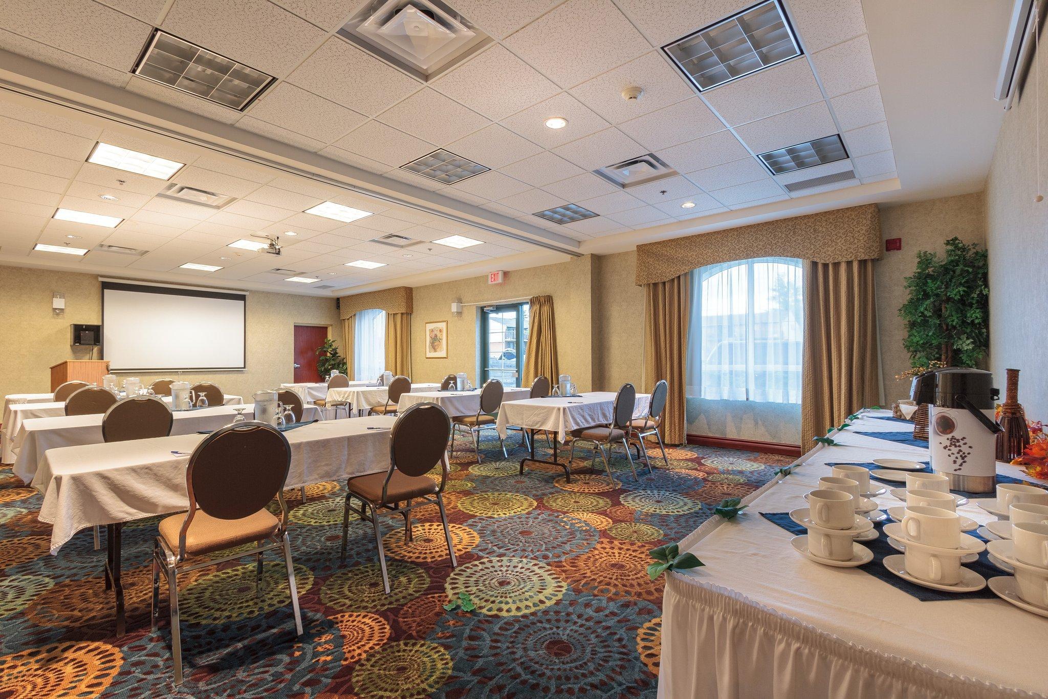 Holiday Inn Express & Suites - Belleville By Ihg Zewnętrze zdjęcie