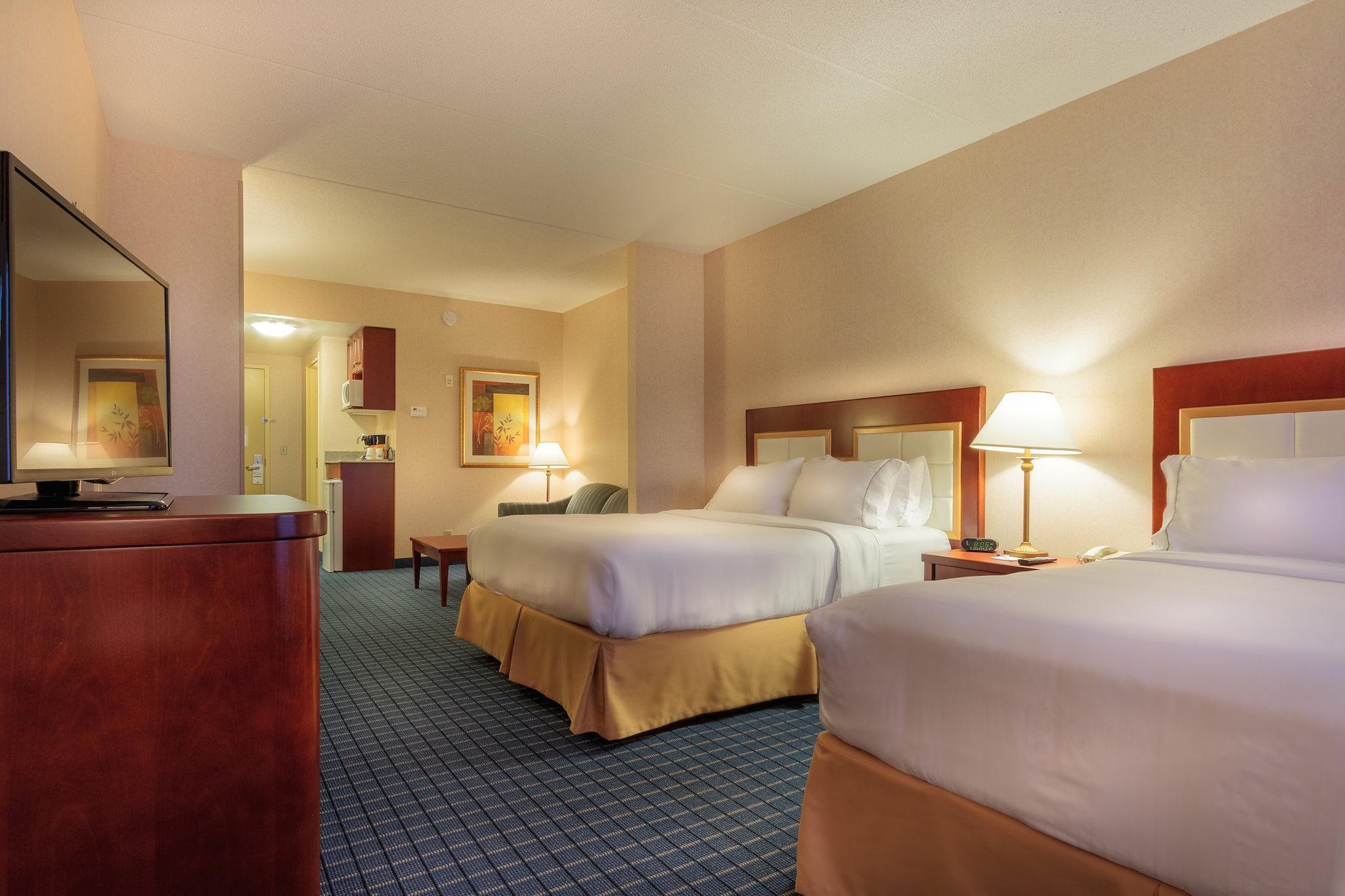 Holiday Inn Express & Suites - Belleville By Ihg Zewnętrze zdjęcie