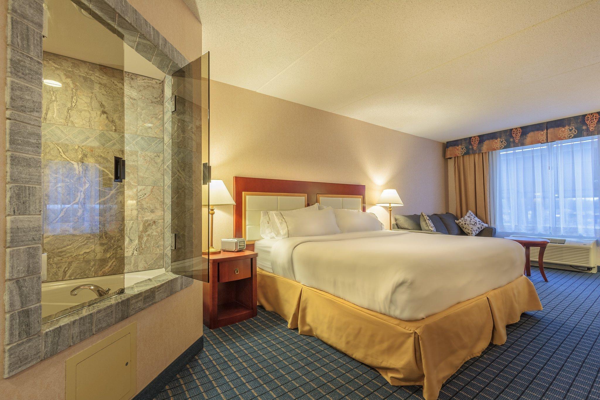 Holiday Inn Express & Suites - Belleville By Ihg Zewnętrze zdjęcie