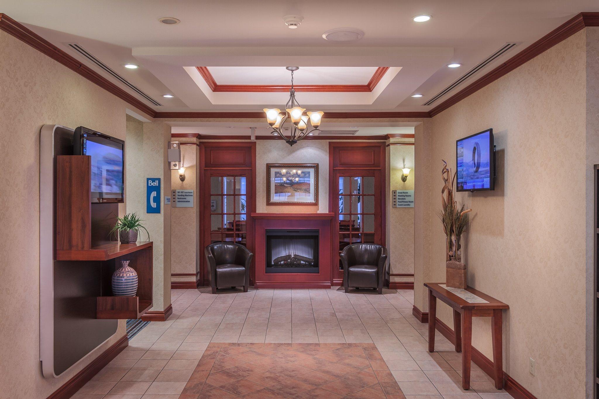 Holiday Inn Express & Suites - Belleville By Ihg Zewnętrze zdjęcie