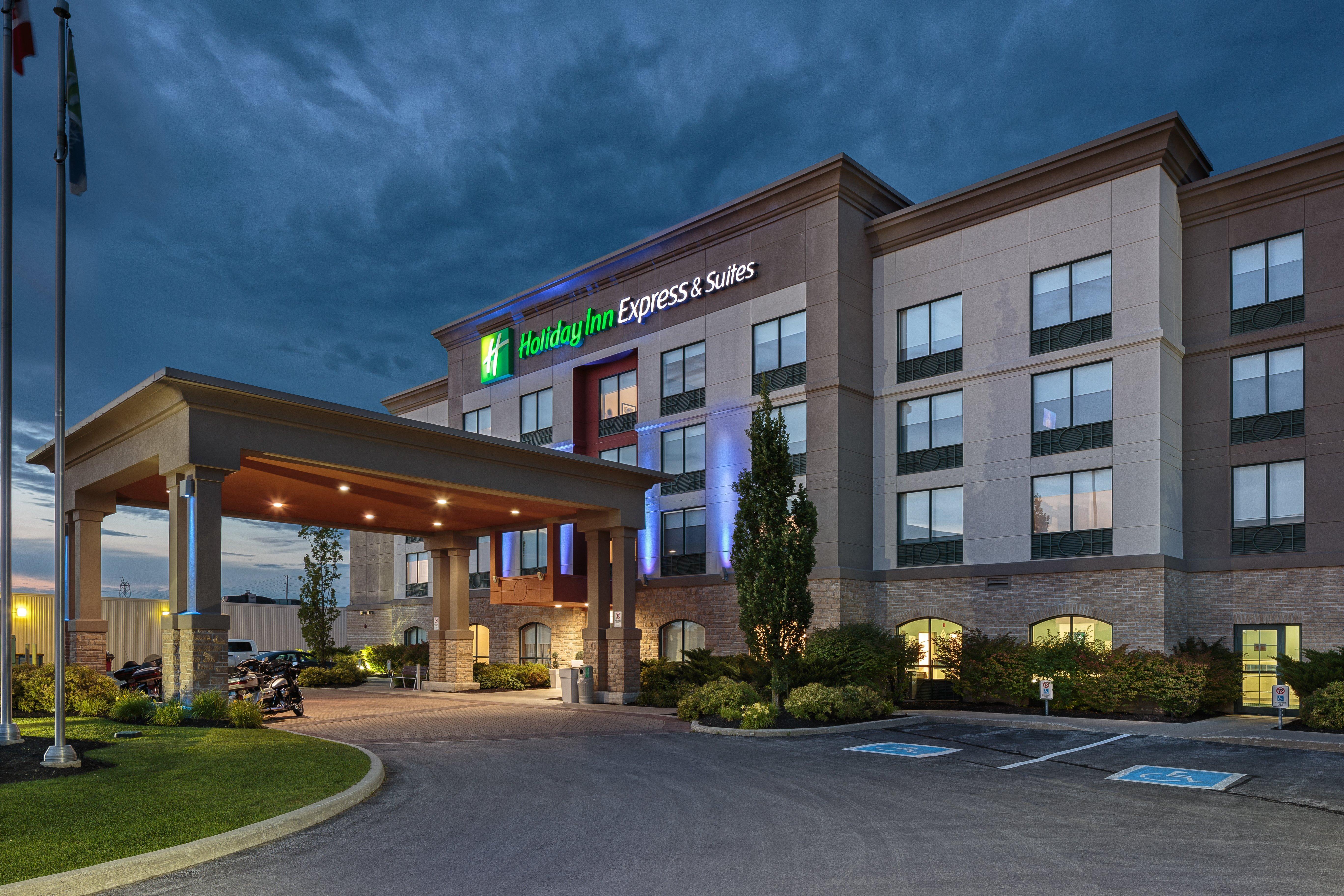 Holiday Inn Express & Suites - Belleville By Ihg Zewnętrze zdjęcie