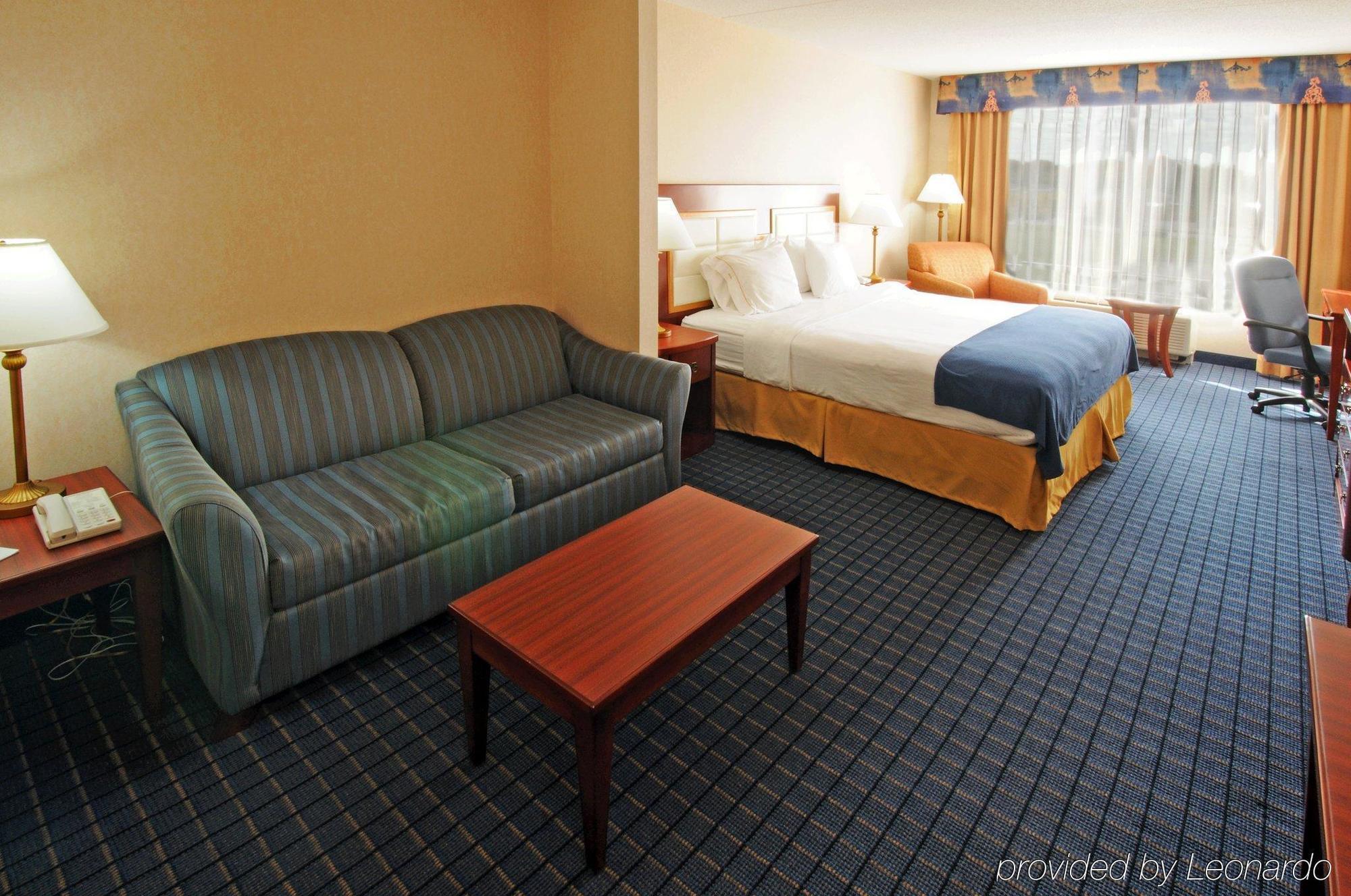 Holiday Inn Express & Suites - Belleville By Ihg Pokój zdjęcie