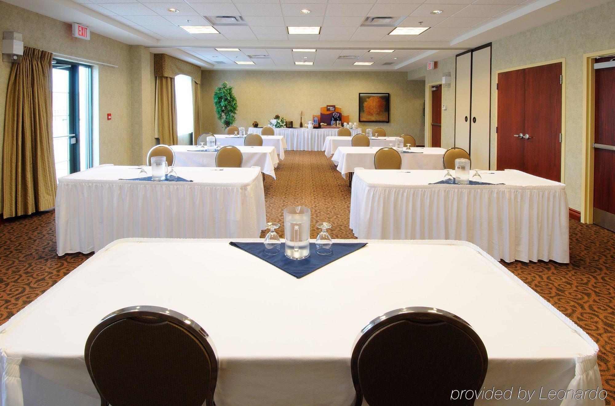 Holiday Inn Express & Suites - Belleville By Ihg Udogodnienia zdjęcie