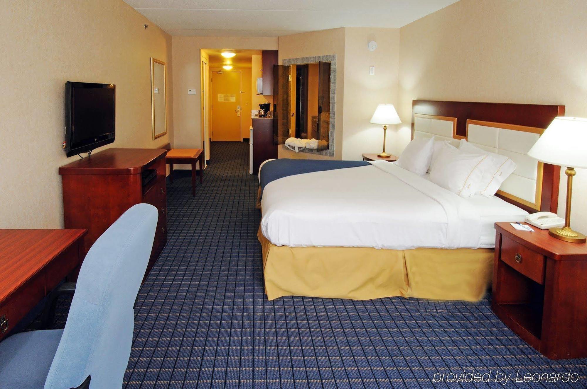 Holiday Inn Express & Suites - Belleville By Ihg Pokój zdjęcie